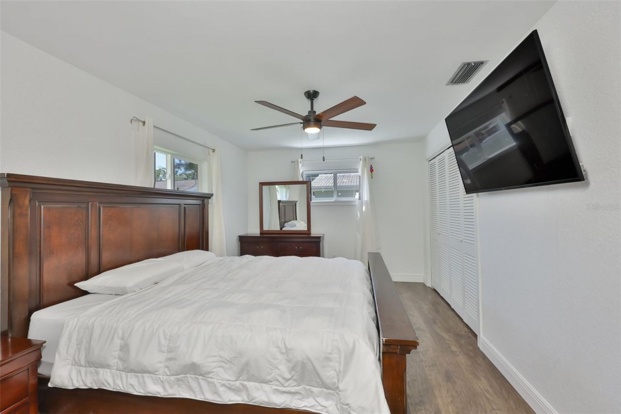 1667 N Dakota Avenue Ne, Saint Petersburg, FL 33703 Photo