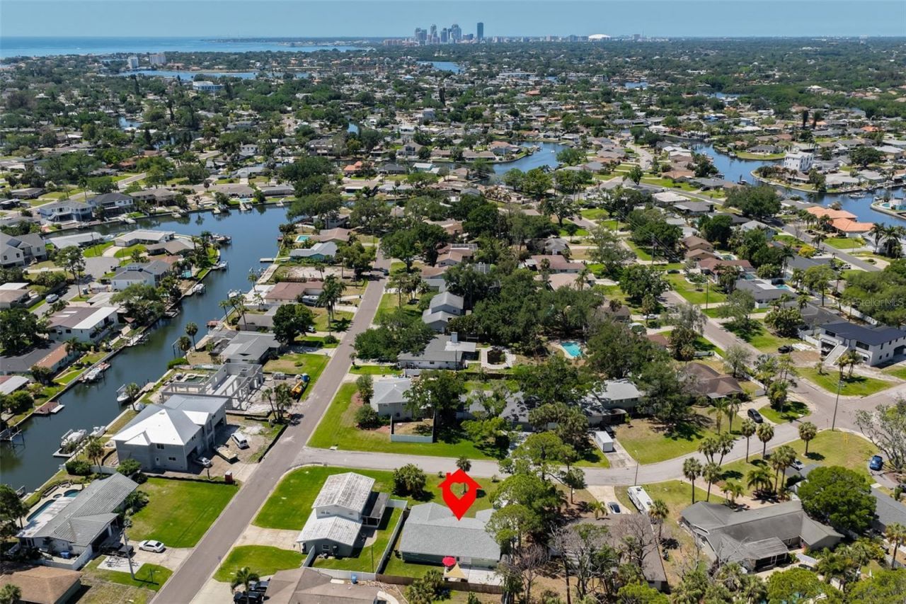 1667 N Dakota Avenue Ne, Saint Petersburg, FL 33703 Photo