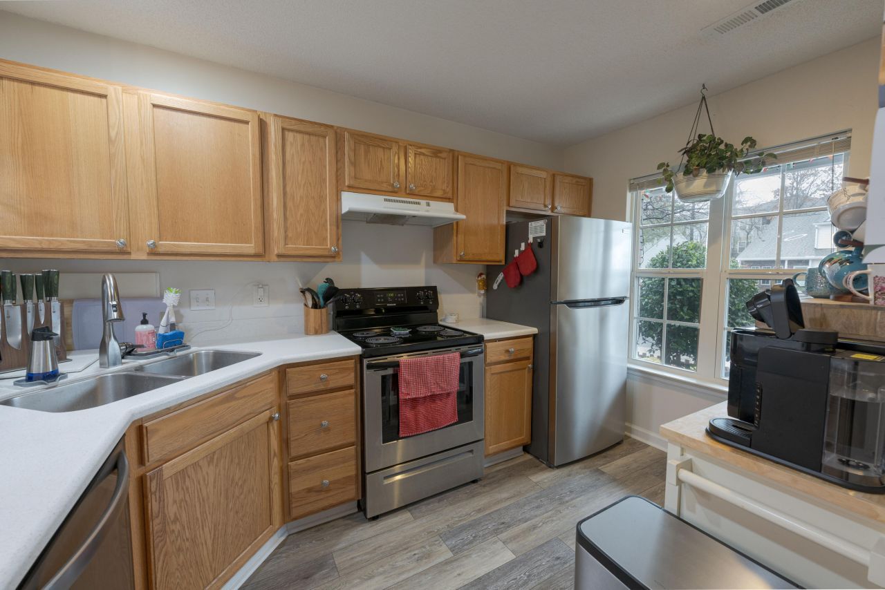 141 Brockman Way Photo 9