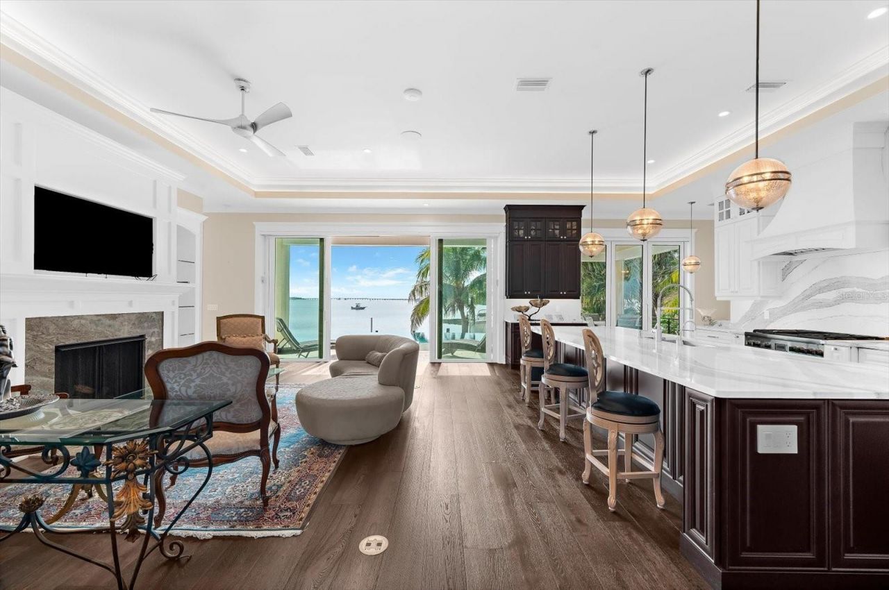 511 Bayview Drive, Holmes Beach, FL 34217 Photo