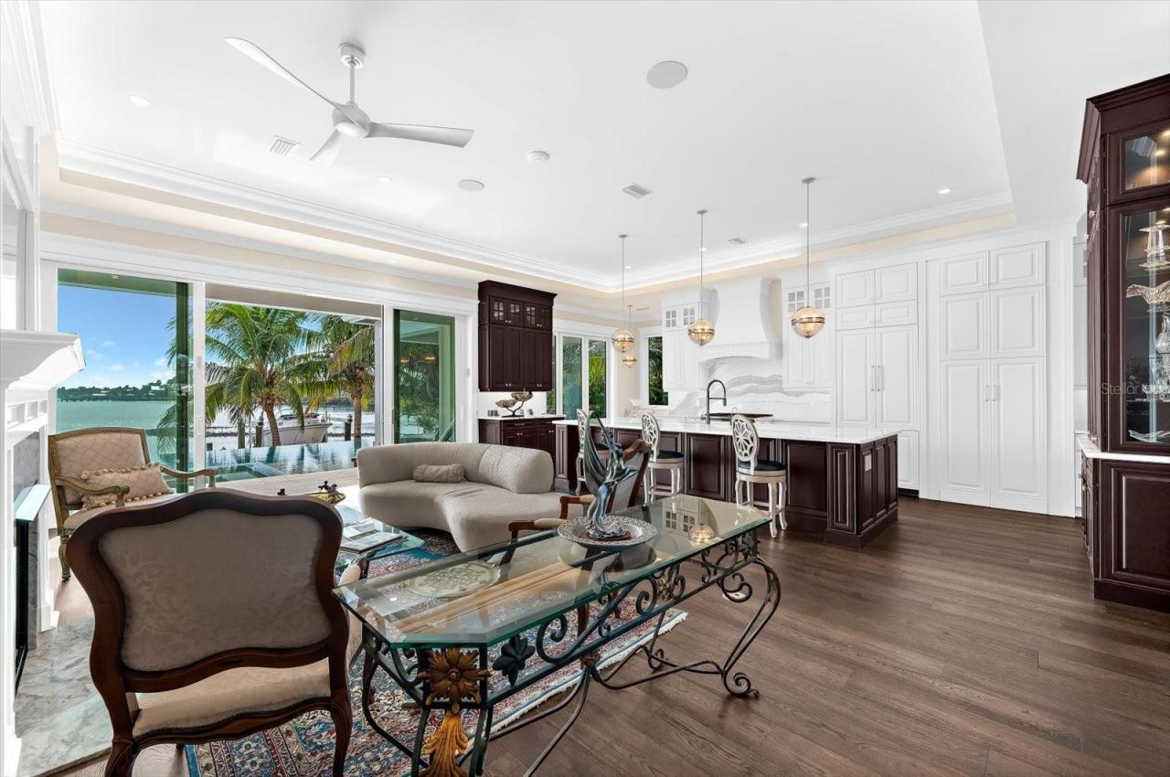 511 Bayview Drive, Holmes Beach, FL 34217 Photo