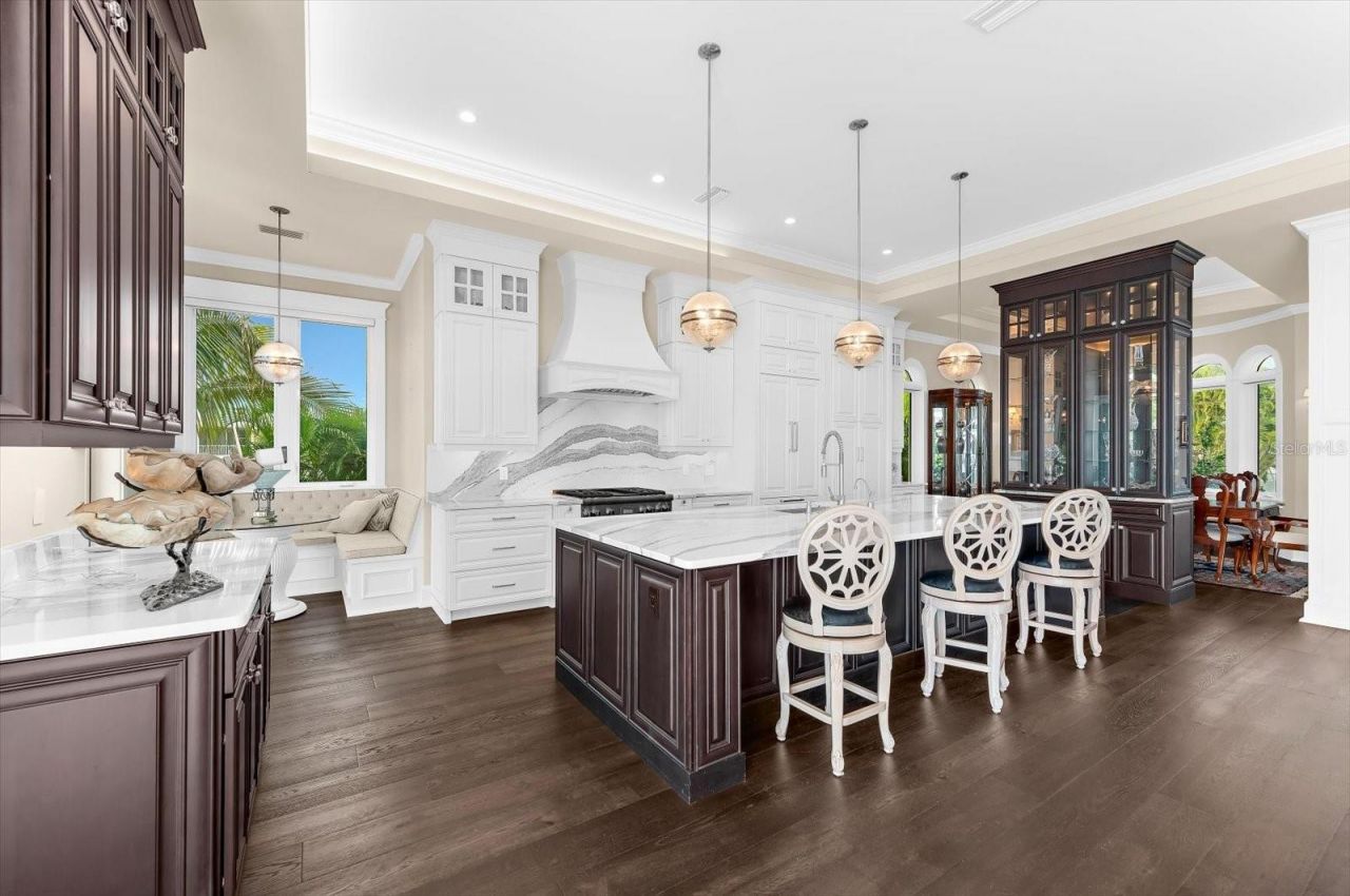 511 Bayview Drive, Holmes Beach, FL 34217 Photo