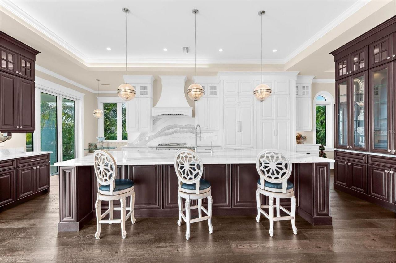 511 Bayview Drive, Holmes Beach, FL 34217 Photo