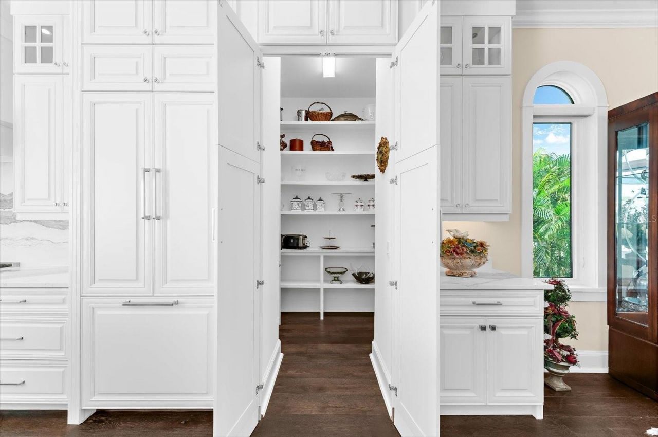 511 Bayview Drive, Holmes Beach, FL 34217 Photo