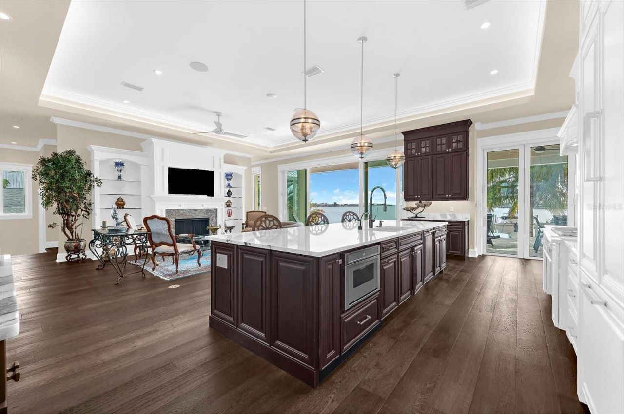 511 Bayview Drive, Holmes Beach, FL 34217 Photo