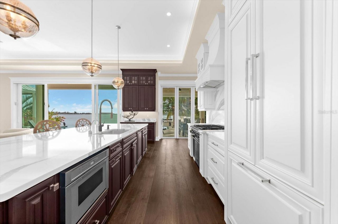 511 Bayview Drive, Holmes Beach, FL 34217 Photo