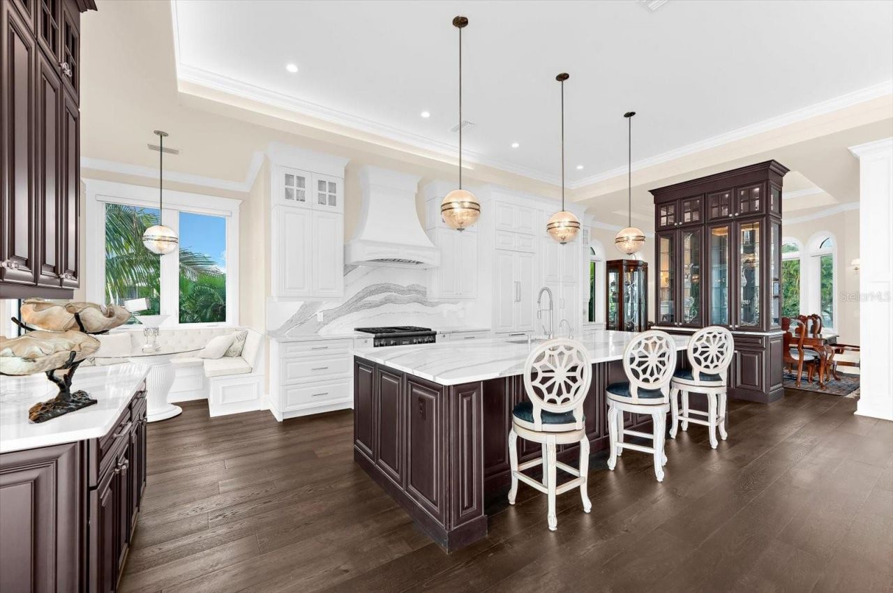 511 Bayview Drive, Holmes Beach, FL 34217 Photo