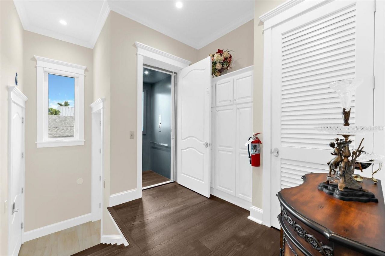 511 Bayview Drive, Holmes Beach, FL 34217 Photo