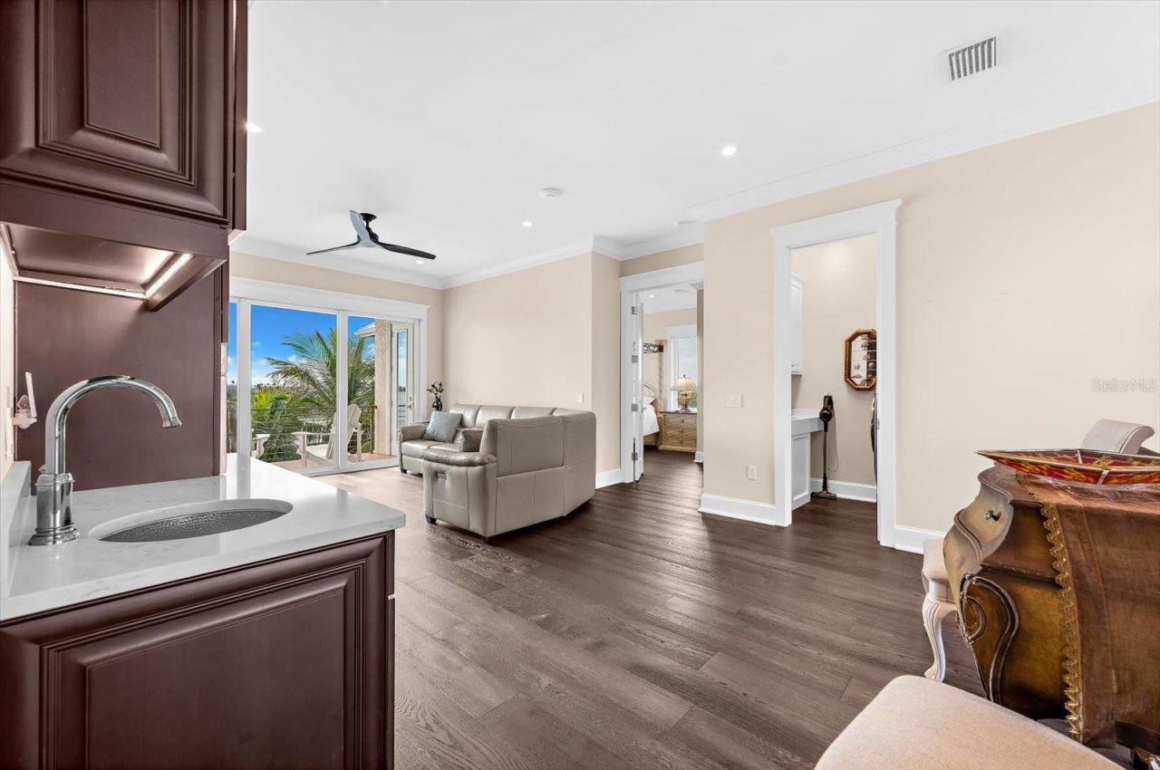 511 Bayview Drive, Holmes Beach, FL 34217 Photo