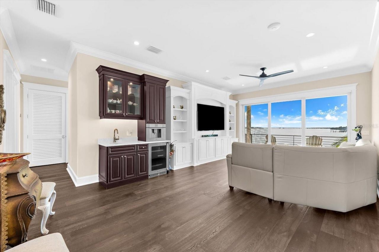 511 Bayview Drive, Holmes Beach, FL 34217 Photo