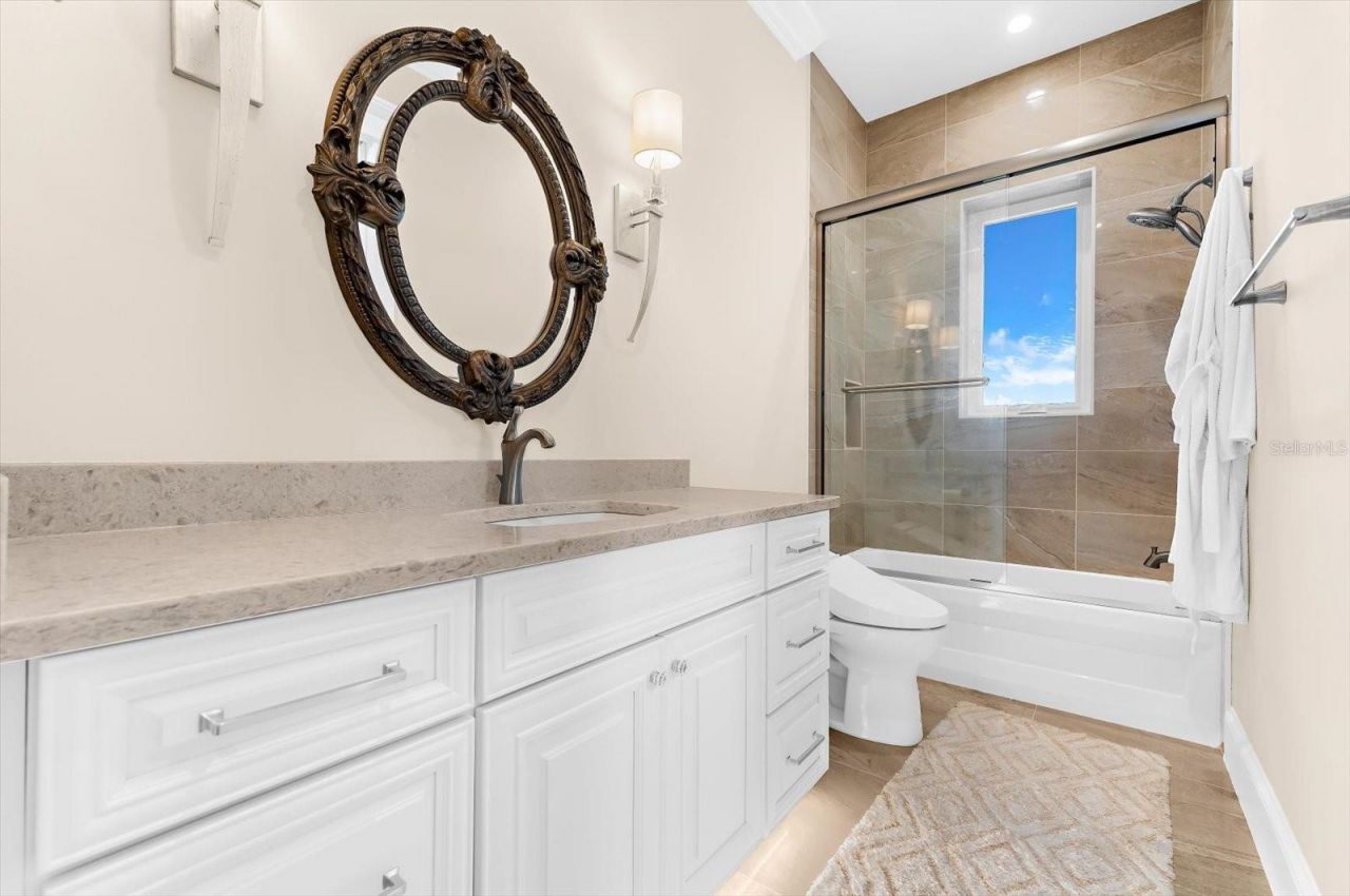 511 Bayview Drive, Holmes Beach, FL 34217 Photo