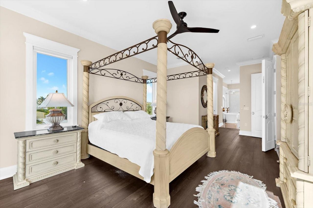 511 Bayview Drive, Holmes Beach, FL 34217 Photo