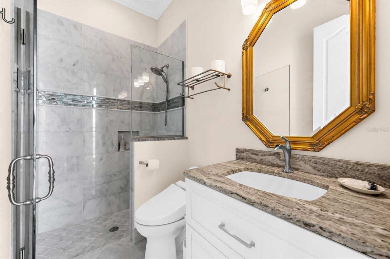 511 Bayview Drive, Holmes Beach, FL 34217 Photo