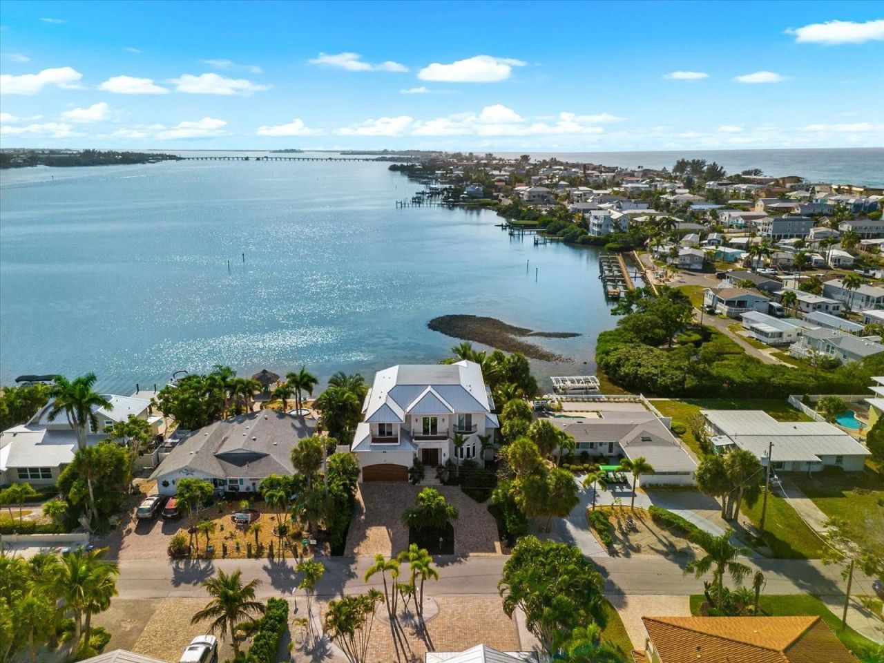 511 Bayview Drive, Holmes Beach, FL 34217 Photo