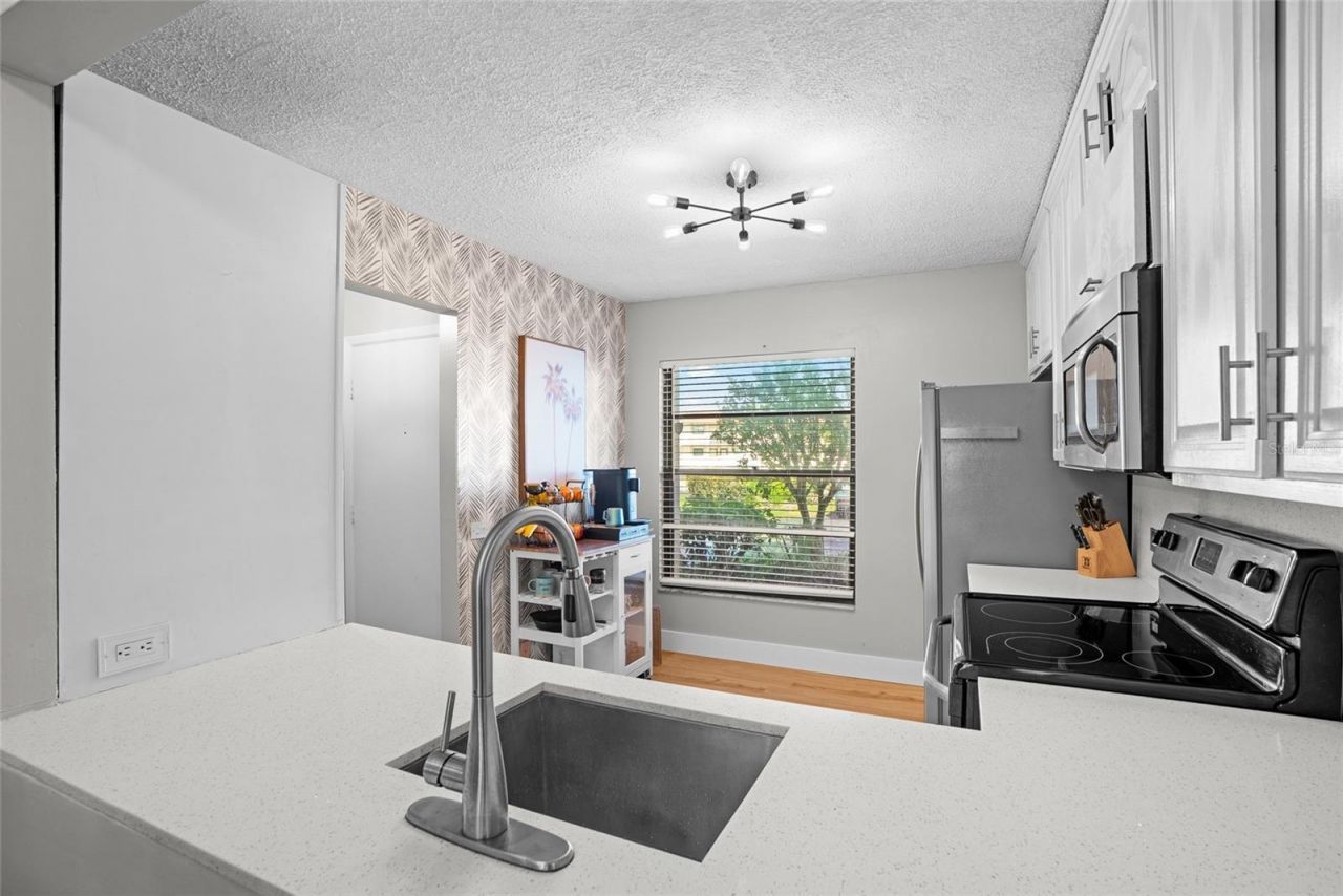 6140 Sun Boulevard S, Unit 7, Saint Petersburg, FL 33715 Photo