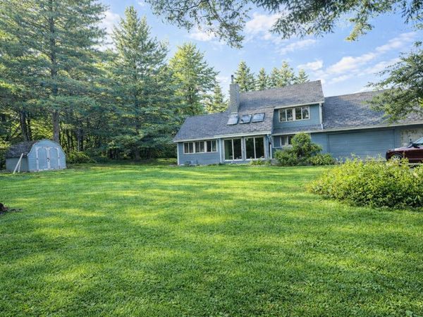 10905 Breezy Lawn Road, Spring Grove, IL 60081