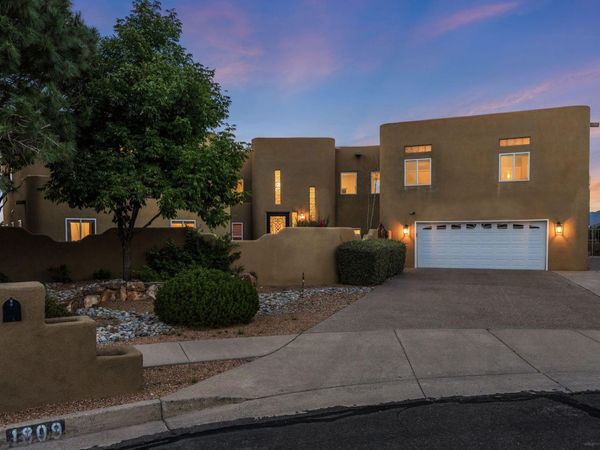 1809 Archuleta Drive NE, Albuquerque, NM 87112
