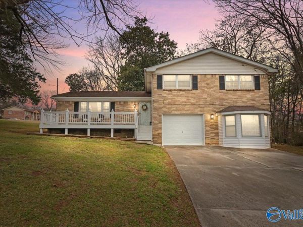 3129 Millbrook Drive NW, Huntsville, AL 35810