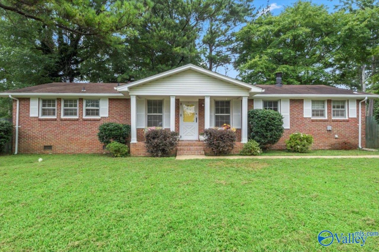 6418 Robinhood Lane, Huntsville, AL 35806 Main Photo