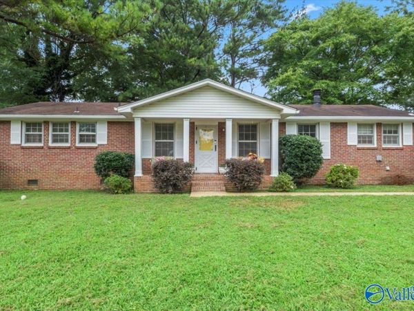 6418 Robinhood Lane, Huntsville, AL 35806