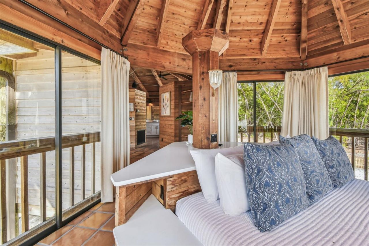 7147 La Lenaire Drive, Longboat Key, FL 34228 Photo