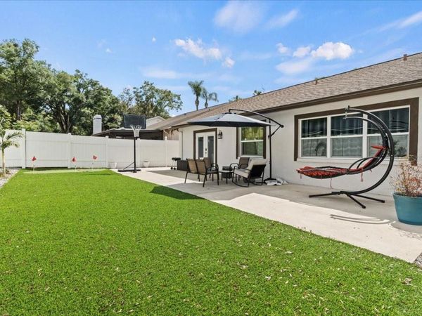 9811 SIR FREDERICK STREET, TAMPA, FL 33637