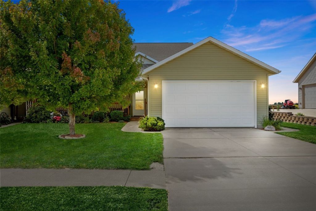 211 Summit Drive, Tipton, IA 52402 Main Photo