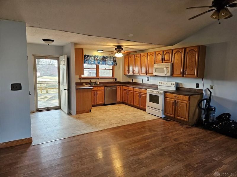 43 Hidden Creek Drive, Jamestown, OH 45335 Photo 4