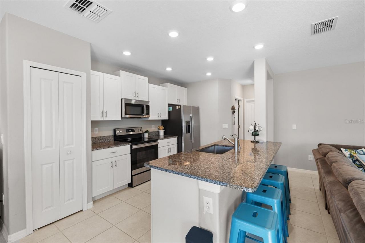 36412 Garden Wall Way, Zephyrhills, FL 33541 Photo