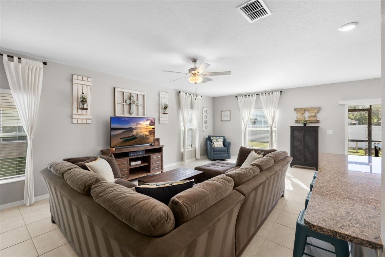 36412 Garden Wall Way, Zephyrhills, FL 33541 Photo