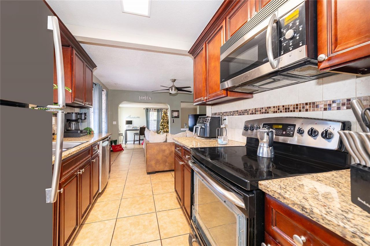 944 Halstead Street, Deltona, FL 32725 Photo