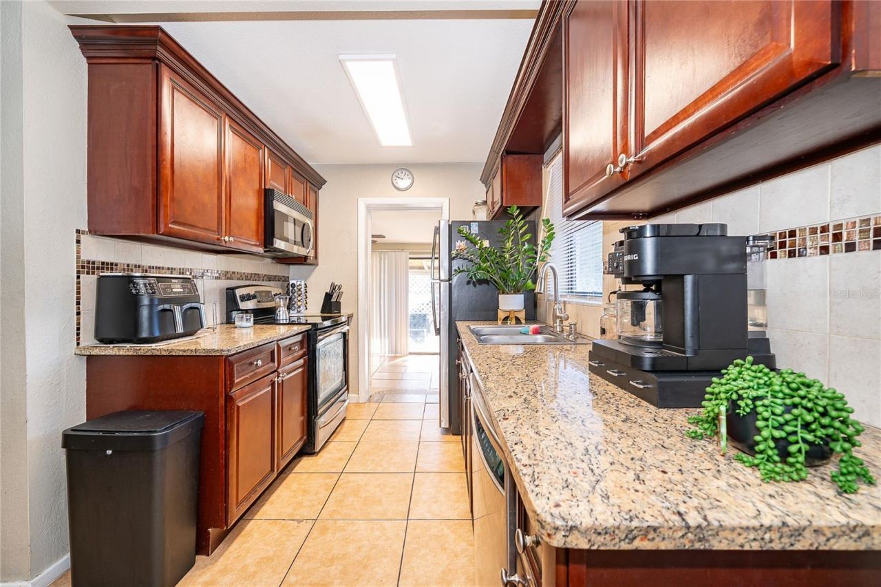 944 Halstead Street, Deltona, FL 32725 Photo