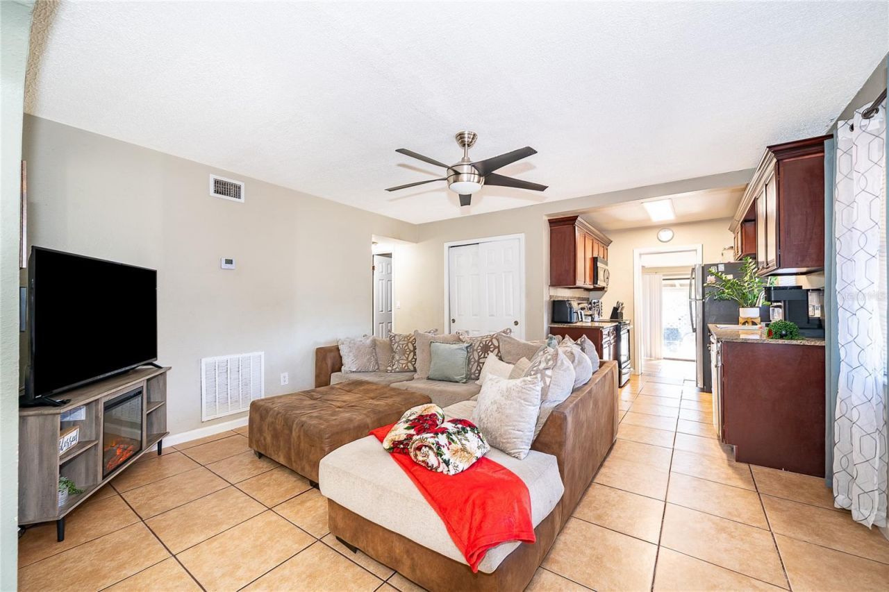 944 Halstead Street, Deltona, FL 32725 Photo