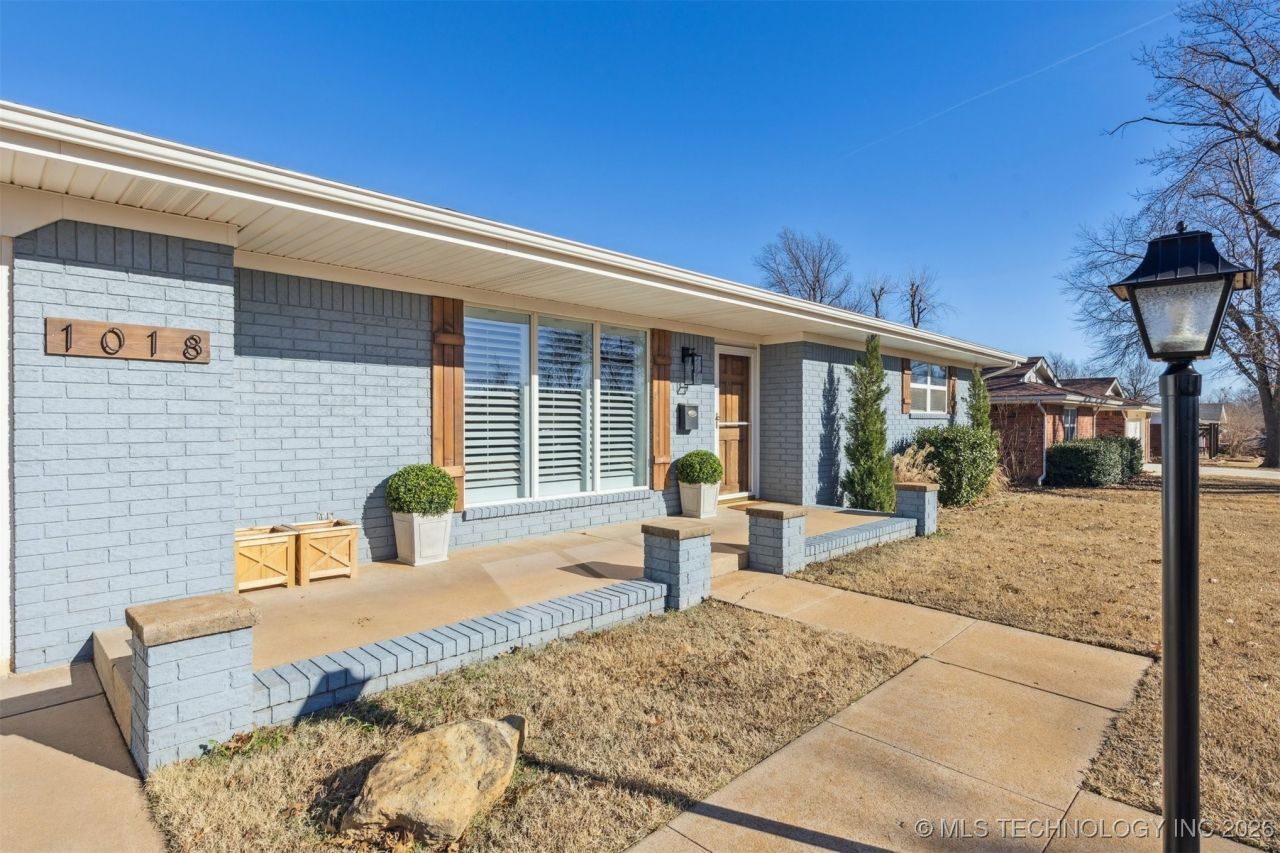 1018 E 12th Street, Cushing, OK 74023 Main Photo