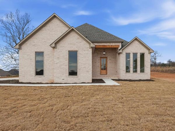 295 Castleberry Rd., Greenbrier, AR 72058