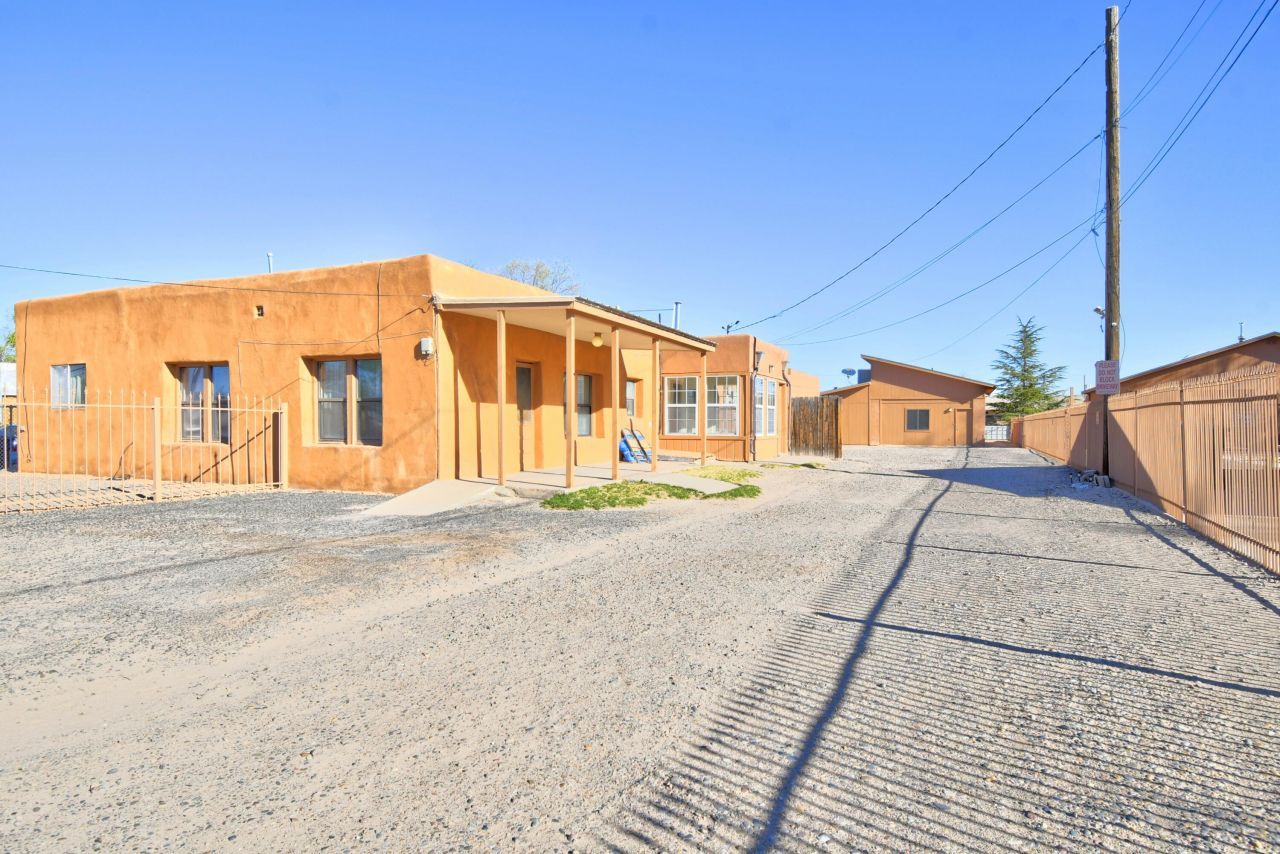 1723 Valley Road SW Albuquerque, NM 87105