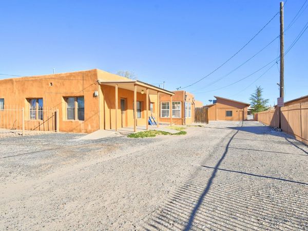 1723 Valley Road SW, Albuquerque, NM 87105
