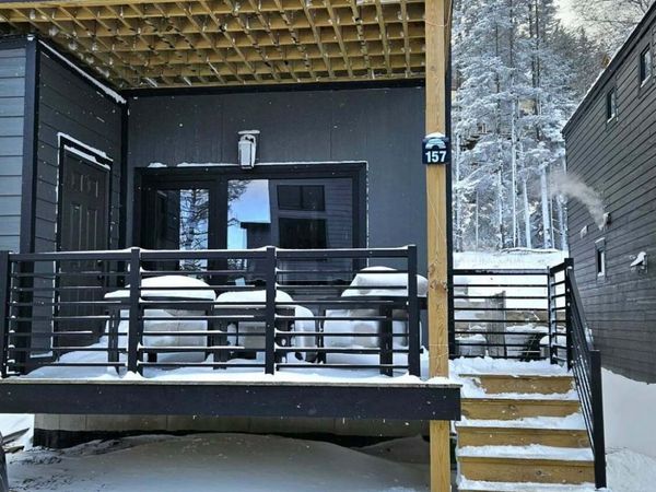 157 Meadows Dr., Snowshoe, WV 26209