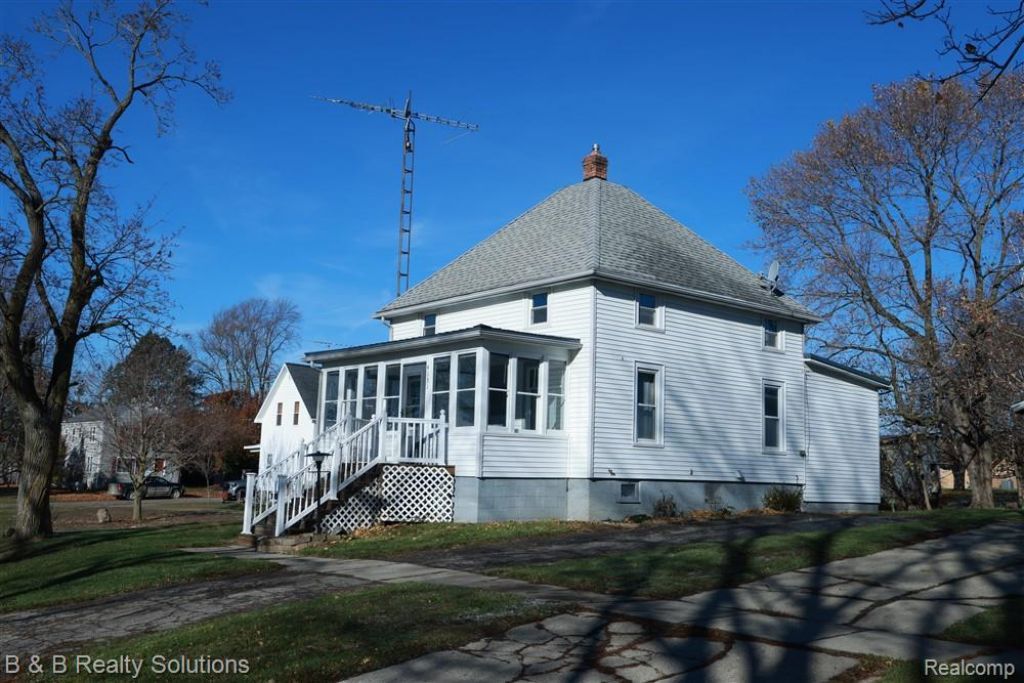 4131 Pleasant Street, North Branch Vlg, MI 48461 Main Photo