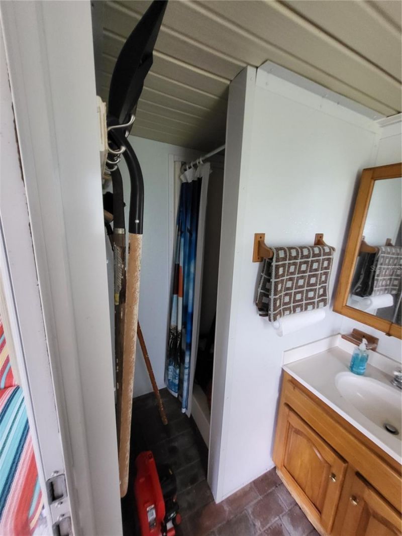 2377 NW 34th Place, Lake Panasoffkee, FL 33538 Photo