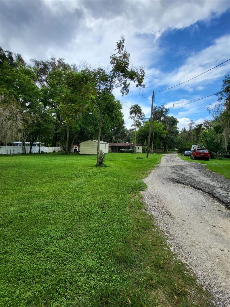 2377 NW 34th Place, Lake Panasoffkee, FL 33538 Photo