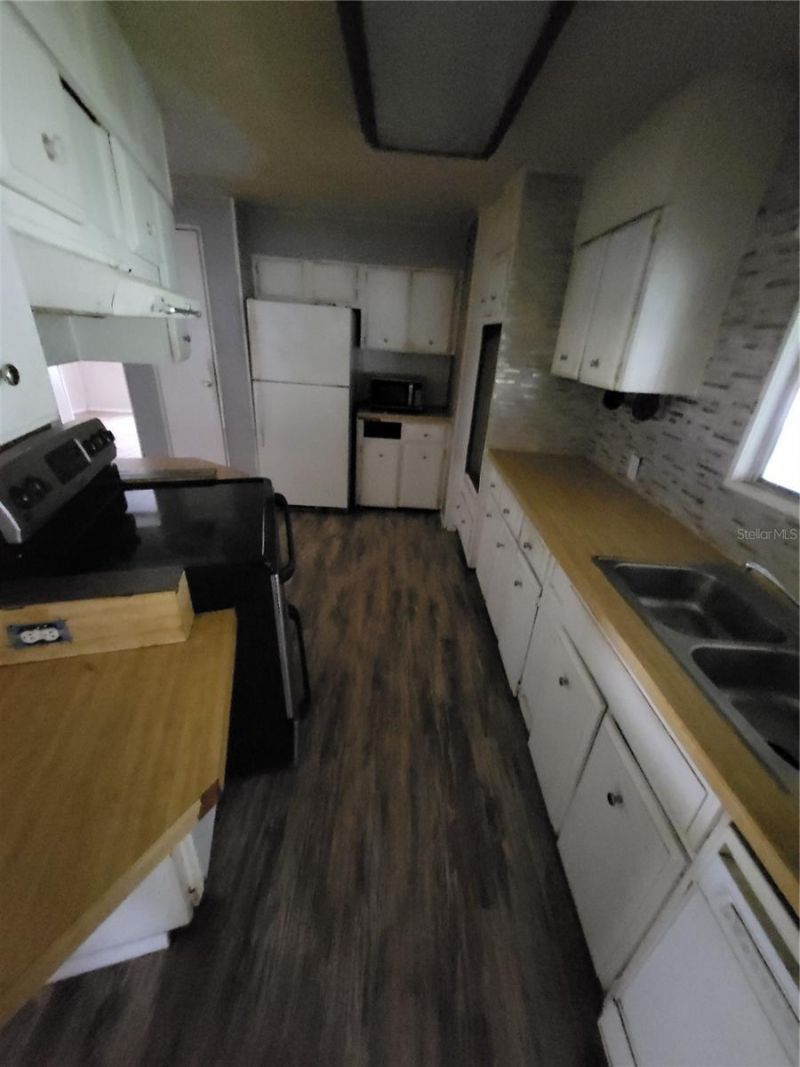 2377 NW 34th Place, Lake Panasoffkee, FL 33538 Photo