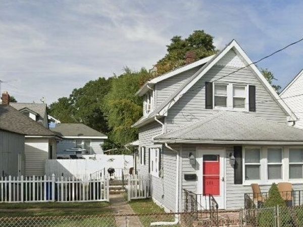 101 Crescent St, Keansburg, NJ 07734