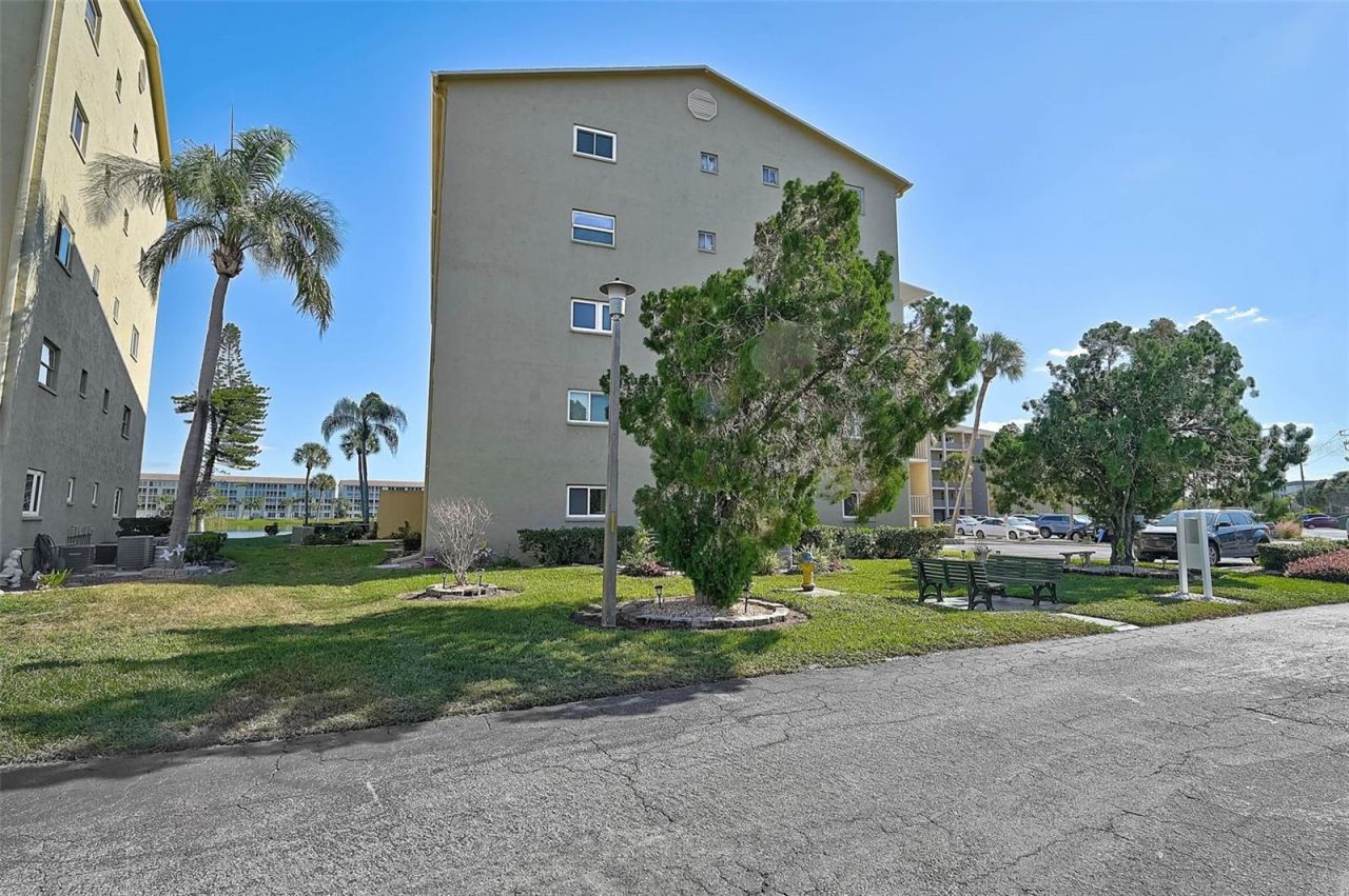 3585 Lake Bayshore Drive, Unit J-301, Bradenton, FL 34205 Photo