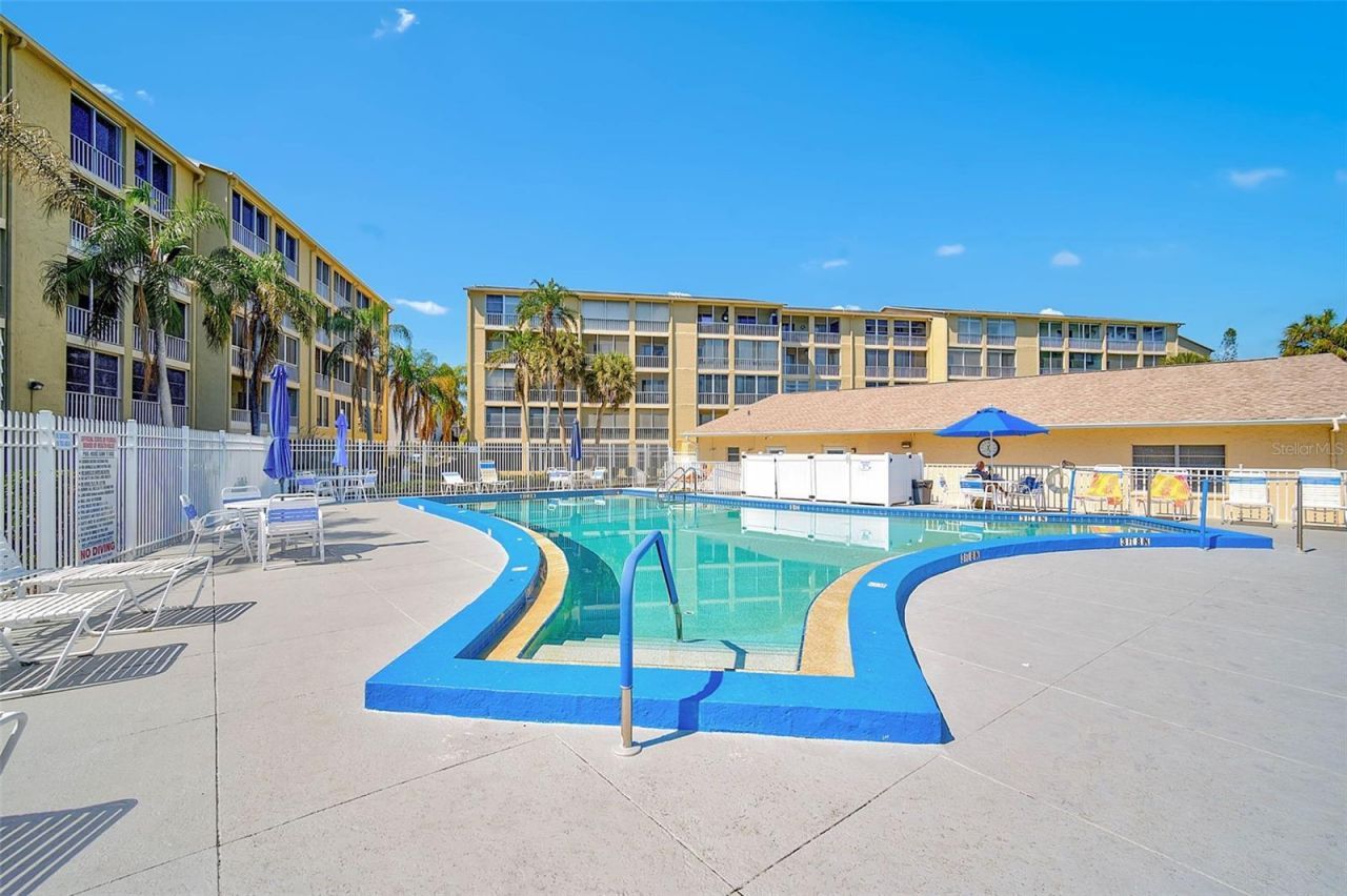 3585 Lake Bayshore Drive, Unit J-301, Bradenton, FL 34205 Photo