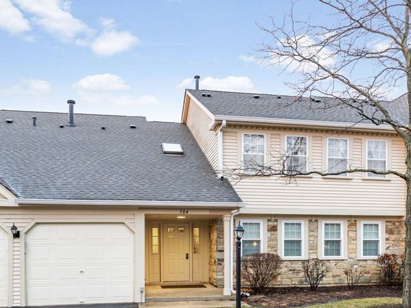 304 Glasgow Lane, Unit X1, Schaumburg, IL 60194