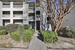 226 Edgewater Lane  photo 4