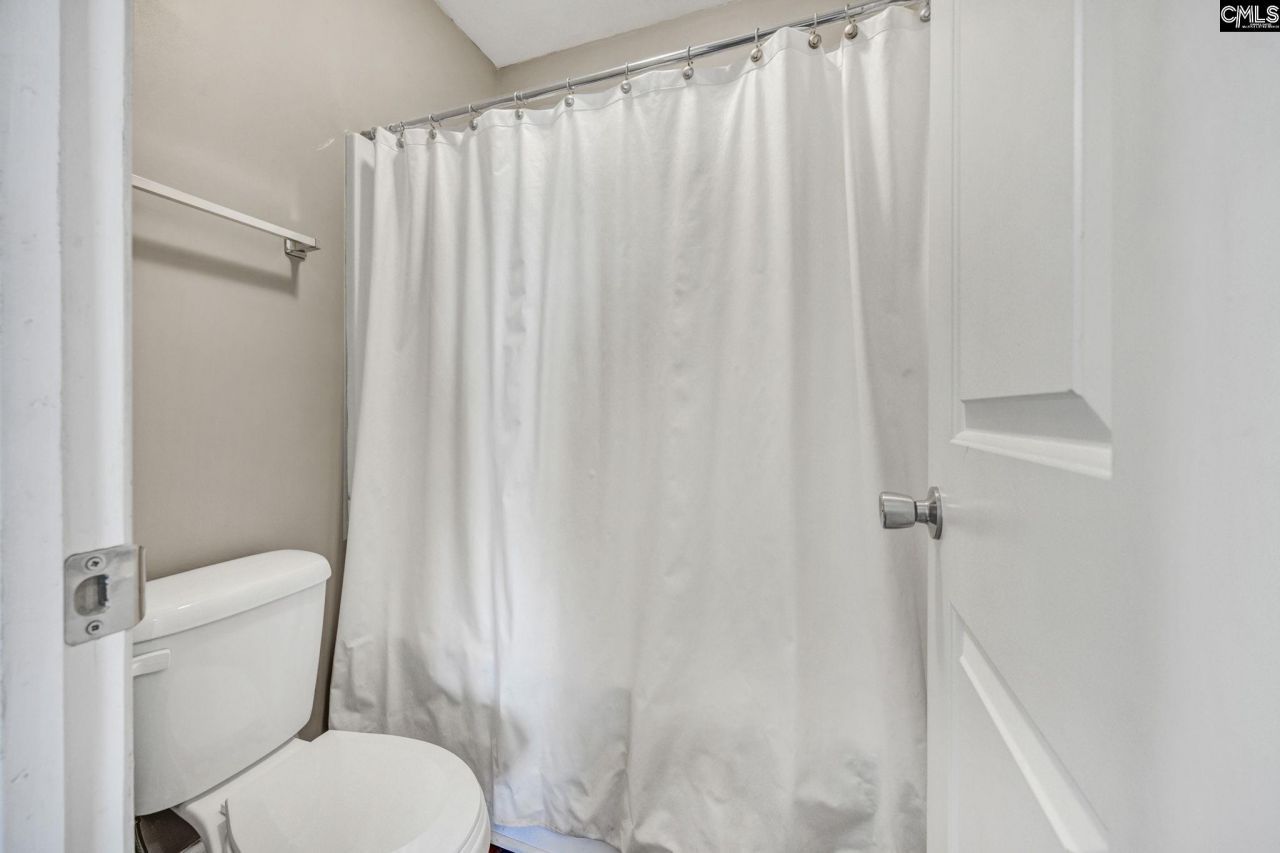 226 Edgewater Lane  Photo 22