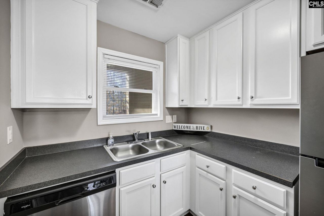 226 Edgewater Lane  Photo 8