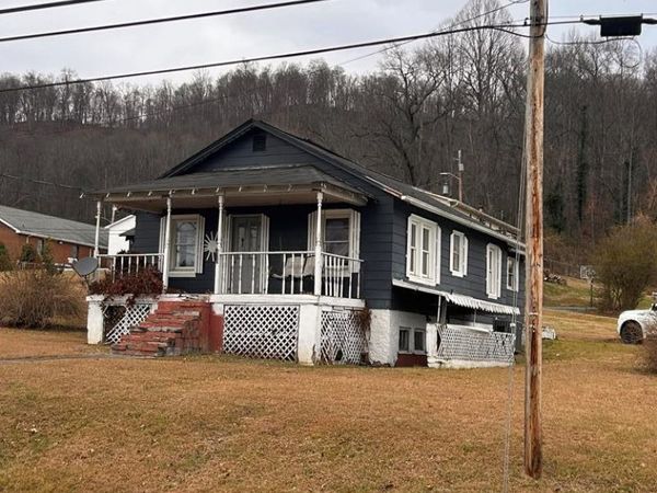 18585 Midland Trail, ANSTED, WV 25812
